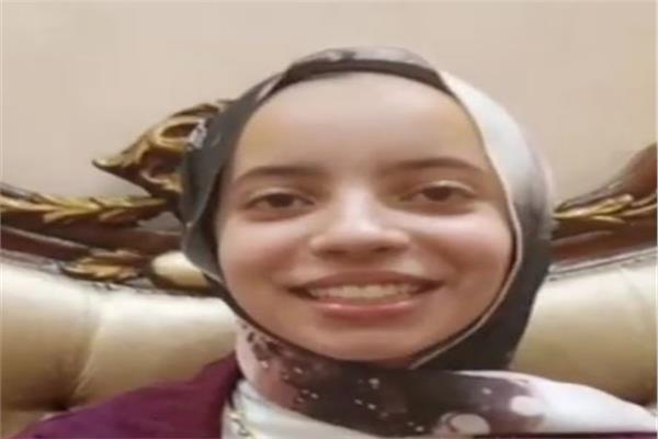 الطالبة منة الله غزلان