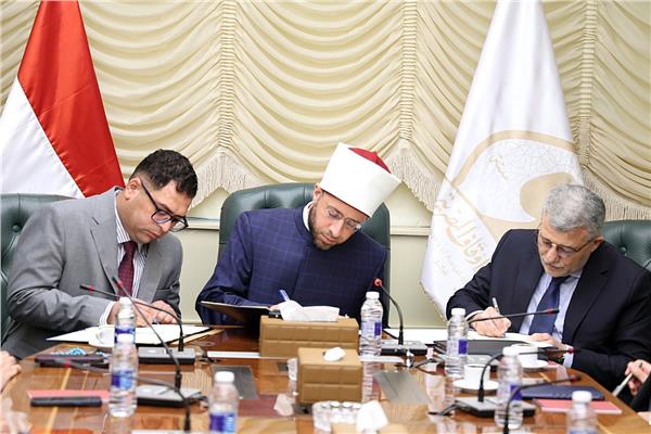 جانب من توقيع البروتوكول