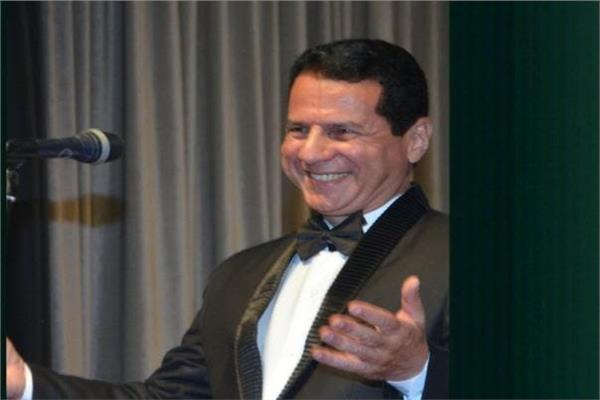  المطرب محمود درويش
