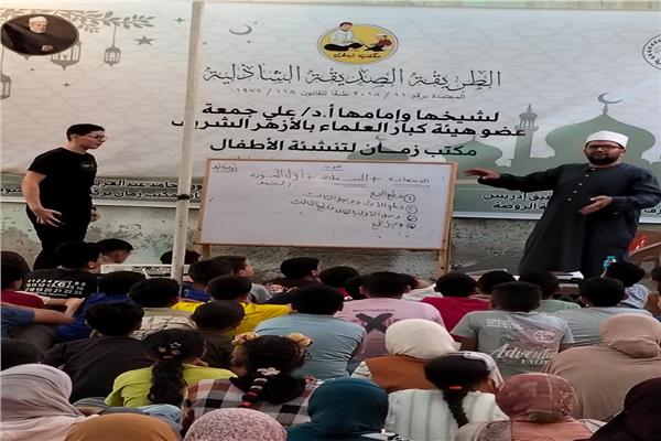 جانب من الدورات والأنشطة العلمية التي تستهدف بناء الإنسان