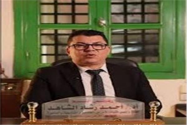 الدكتور أحمد رشاد الشاهد رئيس أقسام الجلدية والتناسلية