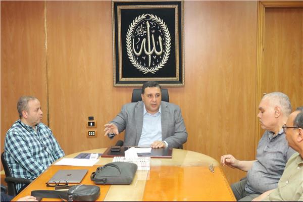 رئيس مجلس إدارة الشركة القابضة لمياه الشرب والصرف الصحي