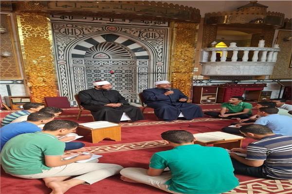 عقد برامج دعوية لنشر الفكر المستنير
