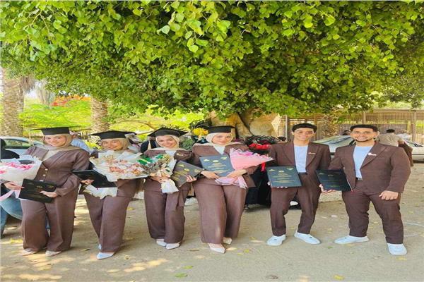فريق من طلاب كلية الزراعة