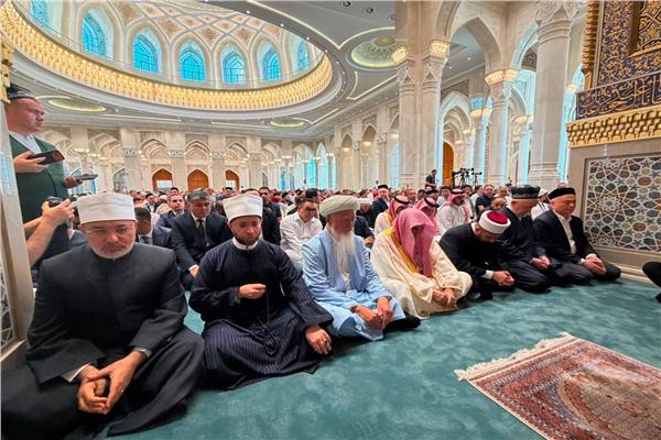 جانب من أداء صلاة الجمعة