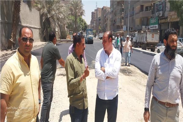 رئيس حي بولاق الدكرور يتفقد التطوير بشارع ناهيا