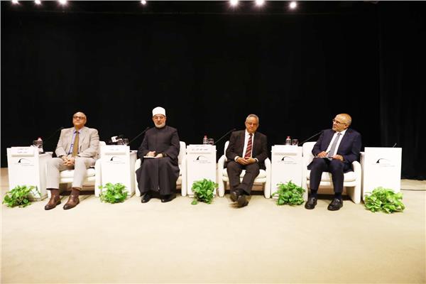 جانب من الحلقة النقاشية