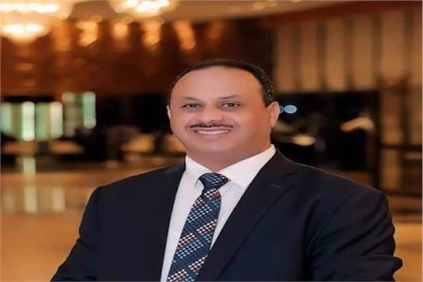 رشاد عبدالغني الخبير السياسي