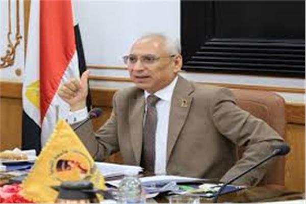 رئيس جامعة المنيا