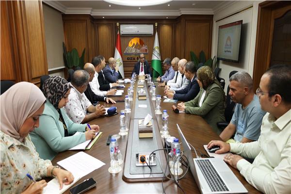 محافظ الجيزة يكلف لجانًا ميدانية لرصد التعديات على الأراضي الزراعية