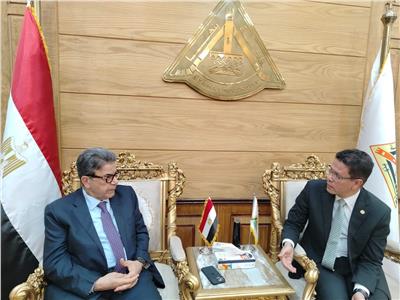 رئيس جامعة بنها يستقبل النقيب العام للاطباء البيطريين لبحث سبل التعاون بين الجانبين