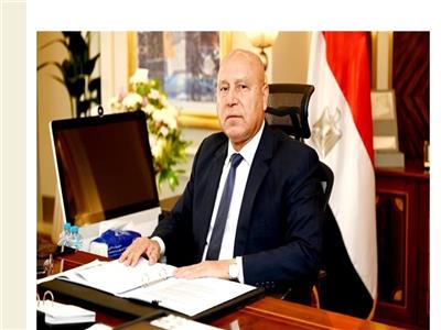 وزير النقل: منحة 1000 جنيه لعاملي السكة الحديد والشركات التابعة      