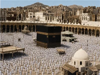 في رحاب البيت الحرام.. عبر ومواقف