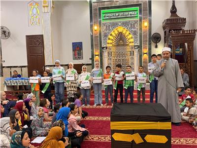 أوقاف المنوفية تعلَم الأطفال مناسك الحج بمجسم الكعبة في لقاء الجمعة بطوخ