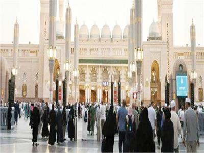 ضيوف الرحمن يتوافدون إلى المسجد النبوي بعد إتمامهم مناسك الحج  