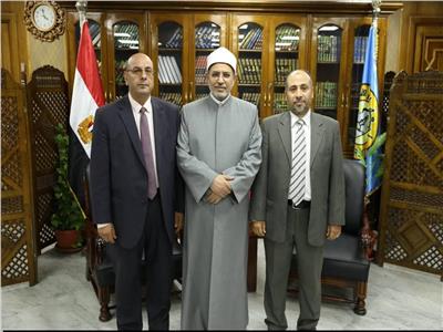 كلية القرآن الكريم تصدر أكبر موسوعة للوقف والابتداء بـ22 مجلدًا