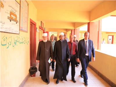 أمين البحوث الإسلامية يجري جولة لتفقد امتحانات الثانوية الأزهرية بالغربية