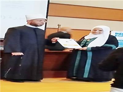 سناء عبد العزيز - نموذج مشرف لواعظة عصرية