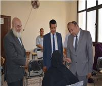 عبدالمالك يتفقد لجان امتحانات كلية البنات الأزهرية بالمنيا الجديدة 