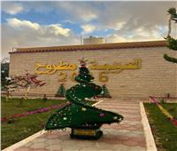 مراكز العزيمة تتزين بشجرة الكريسماس وبابا نويل استعدادا لاحتفالات رأس السنة