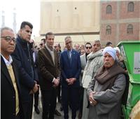 وزير الزراعة ومحافظ الفيوم يوزعان 15 «فراطة ذرة» على صغار المزارعين