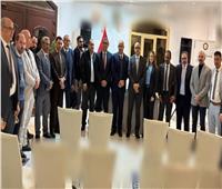 القنصل المصري بالكويت يعقد لقاءً مع رموز الجالية المصرية