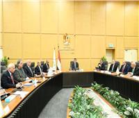 وزير الإسكان يترأس اجتماع القابضة لمياه الشرب