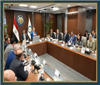 وزير البترول: 8 ملايين طن مبيعات مستهدفة .. وتوسع كبير في محطات الوقود