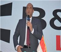 وزير العمل يعيد الحياة لـ "مسرح النصر"   