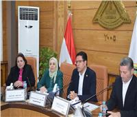 رئيس جامعة بنها يناقش استعدادات جوائز التميز وآليات التحول الرقمي وترشيد الموارد