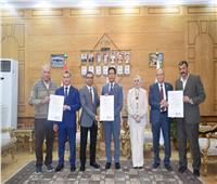رئيس جامعة بنها يتسلم "شهادات الأيزو" لإدارة الجامعة وقطاع المدن الجامعية من الجهة المانحة