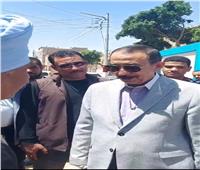 فريق كيميائي يفحص مياه الشرب بمنزل مواطن في سوهاج