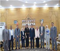 رئيس جامعة بنها يستقبل المدير التنفيذي لهيئة فولبرايت لبحث سبل التعاون الدولي ودعم الابتكار والبحث العلمي