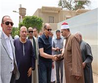 محافظ المنيا يفتتح المسجد الشرقي ببني مزار ويؤدي صلاة الجمعة وسط الأهالي