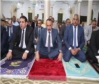 محافظ سوهاج يؤدي صلاة عيد الأضحى بمسجد الشرطة 