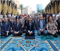 المحافظون ونوابهم يؤدون صلاة عيد الأضحي بالمحافظات وسط ذويهم