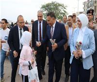 محافظ القليوبية يشارك المواطنين فرحة عيد الأضحى 