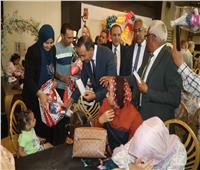 محافظ سوهاج يشارك أطفال مؤسسة البنين وجمعية تحسين الصحة فرحتهم بعيد الأضحى