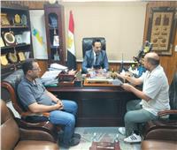 دويدار يبحث آليات توزيع الأطباء " الجدد" لتعزيز خدمات الرعاية الصحية بسوهاج
