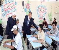 محافظ الشرقية يتفقد لجان الثانوية الأزهرية ويوجه بتوفير المناخ الملائم لـ 20 ألف طالب