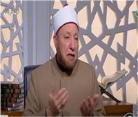 هل يجوز توزيع أموال على أطفال المقابر كصدقة على الميت.؟