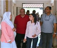 محافظ البحيرة تتفقد وحدة طب الأسرة بقرية  حرارة  