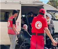 الهلال الأحمر يستقبل الدفعة 49 من المصابين الفلسطينيين عبر معبر رفح