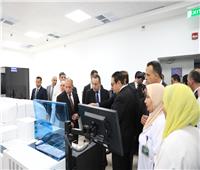 وزير التعليم العالي ورئيس جامعة القاهرة يفتتحان مشروعات طبية بقصر العيني