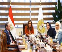 وزيرة التنمية المحلية: خطة لمواجهة الصيد الجائر وتقليل الأكياس البلاستيكية بالمدن السياحية