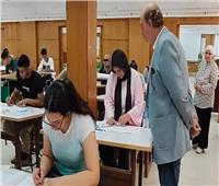 طلاب الثانوية العامة يؤدون اختبارات القدرات في جامعة العاصمة